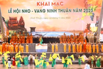 Biển người tham dự Lễ hội Nho – Vang Ninh Thuận năm 2023