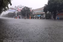 Hai ngày đầu tuần Bắc Bộ, Bắc Trung Bộ có mưa dông, đề phòng mưa đá