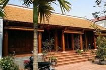 Nhà gỗ 3 gian mùa hè mát mẻ, mùa đông ấm áp, mộc mạc với hơi thở thiên nhiên