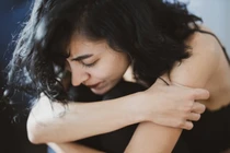 Chị gái tôi bị chính bố mẹ đẻ ép không được bỏ chồng