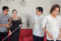 Con dâu bị bố chồng chèn ép vì lỡ biết bí mật động trời