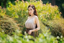 Bà Tưng tái xuất, dân mạng đặt câu hỏi "ngựa quen đường cũ"?