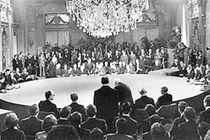 Về hình dáng chiếc bàn đàm phán tại Hội nghị Paris