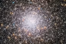 Tìm ngôi sao ‘quái vật vũ trụ’ lớn gấp 10.000 lần Mặt Trời