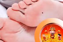 Người có nốt ruồi ở vị trí này cả đời không lo đói khổ