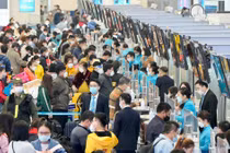 Giá vé máy bay tăng chóng mặt dịp 30/4 - 1/5