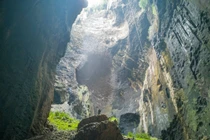 Hang động lúc nhúc dơi, rắn, gián, chuột… thu hút nhiều du khách