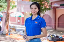 Tiếp sức mùa thi, thí sinh Hoa hậu Việt Nam gây thương nhớ