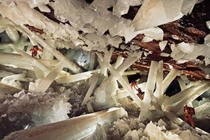 Hang động pha lê khổng lồ tại Mexico 