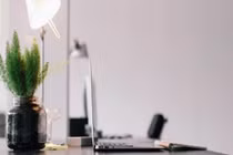 Muốn công việc thăng tiến, nhớ loại bỏ ngay 6 món đồ này