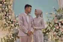 Vợ tiền đạo Indonesia là con gái Phó chủ tịch LĐBĐ