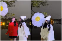 Con gái MC Quyền Linh đón đông Hà Nội với nhan sắc cực mê