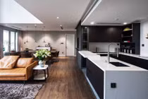 Sử dụng sàn gỗ trong nhà bếp và phòng tắm có hợp lý?