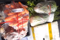 Chủ sạp rau, bà hàng cá đồng loạt mở gấp shop online