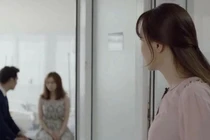 Lên thăm chồng, vợ sốc nặng bỏ chạy khi chứng kiến cảnh tượng trong nhà