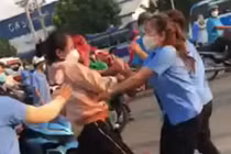 Nữ công nhân đâm 1 người chết, 2 người bị thương