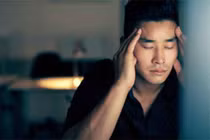 Tôi khổ sở khi phải ôm bí mật động trời của vợ anh hàng xóm