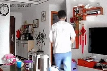 Tên trộm chạm mặt chủ nhà khi đang hành nghề 