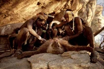 Bộ tộc thích ăn thịt khỉ đầu chó, có tài săn bắn “thần sầu“