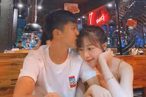 Sau vợ Tiến Dũng, bà xã Văn Đức cũng đăng trạng thái ẩn ý