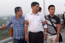 Hàng xóm bác sĩ ném xác phi tang nói gì?