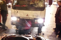 Xe CSGT “cưỡi” xe máy, 2 người nhập viện