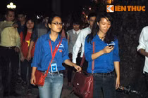 Người dân nườm nượp tới 30 Hoàng Diệu tưởng nhớ Đại Tướng