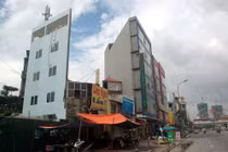 Nhà siêu mỏng, siêu méo "bóp méo" Thủ đô