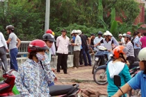 Phát hiện xác người trương phình trên sông Nhuệ