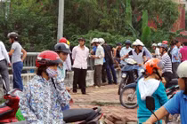 Phát hiện xác người trương phình trên sông Nhuệ