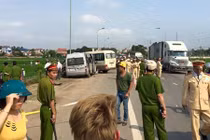 Tai nạn xe khách kinh hoàng, 15 người thương vong ở HN