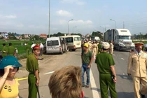 Tai nạn xe khách kinh hoàng, 15 người thương vong ở HN