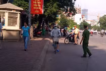 CSGT thường "lập" chốt trên đường phố Hà Nội thế nào?