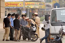 Công văn “cấm” quay phim CSGT lộ nhiều sai trái