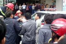 Rơi từ tầng 7 khi lau kính 