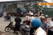 Thiếu nữ trượt ngã trên đường, chết thảm dưới gầm xe tải