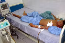 Nam sinh cứu mẹ bị hàng xóm đánh bất tỉnh