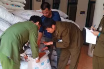 Bắt gần 15 tấn “mì chính” đang vào Thủ đô