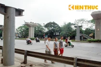 Cầu đi bộ Hà Nội bất ngờ “biến mất” sau một đêm