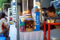 Từ hôm nay, cấm quán cóc bán thuốc lá lẻ?