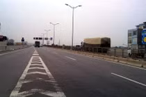 “Bắt lỗi” lún mặt đường cầu cạn hiện đại nhất VN