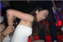 Vuốt má gái tại quán karaoke, 5 thanh niên hỗn chiến, vào tù