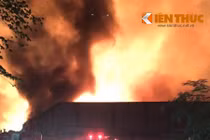 Hà Nội: Cháy dữ dội ở khu công nghiệp Quang Minh