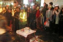 Tìm thấy hài nhi trong thùng rác gói trong túi nilon