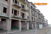 Cuộc sống bí ẩn trong những biệt thự Hà Nội bỏ hoang