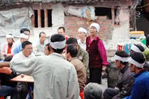 Tang tóc làng nghèo có 5 người chết ở Zone 9