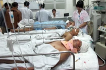 TNLĐ ở cao ốc Hồng Hà: 3 công nhân hôn mê sâu