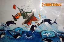 Tranh biếm họa hài hước lật tẩy dã tâm của Trung Quốc