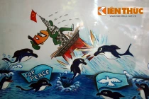 Tranh biếm họa hài hước lật tẩy dã tâm của Trung Quốc