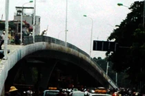 Ngắm cây cầu vượt thép mềm mại nhất Thủ đô